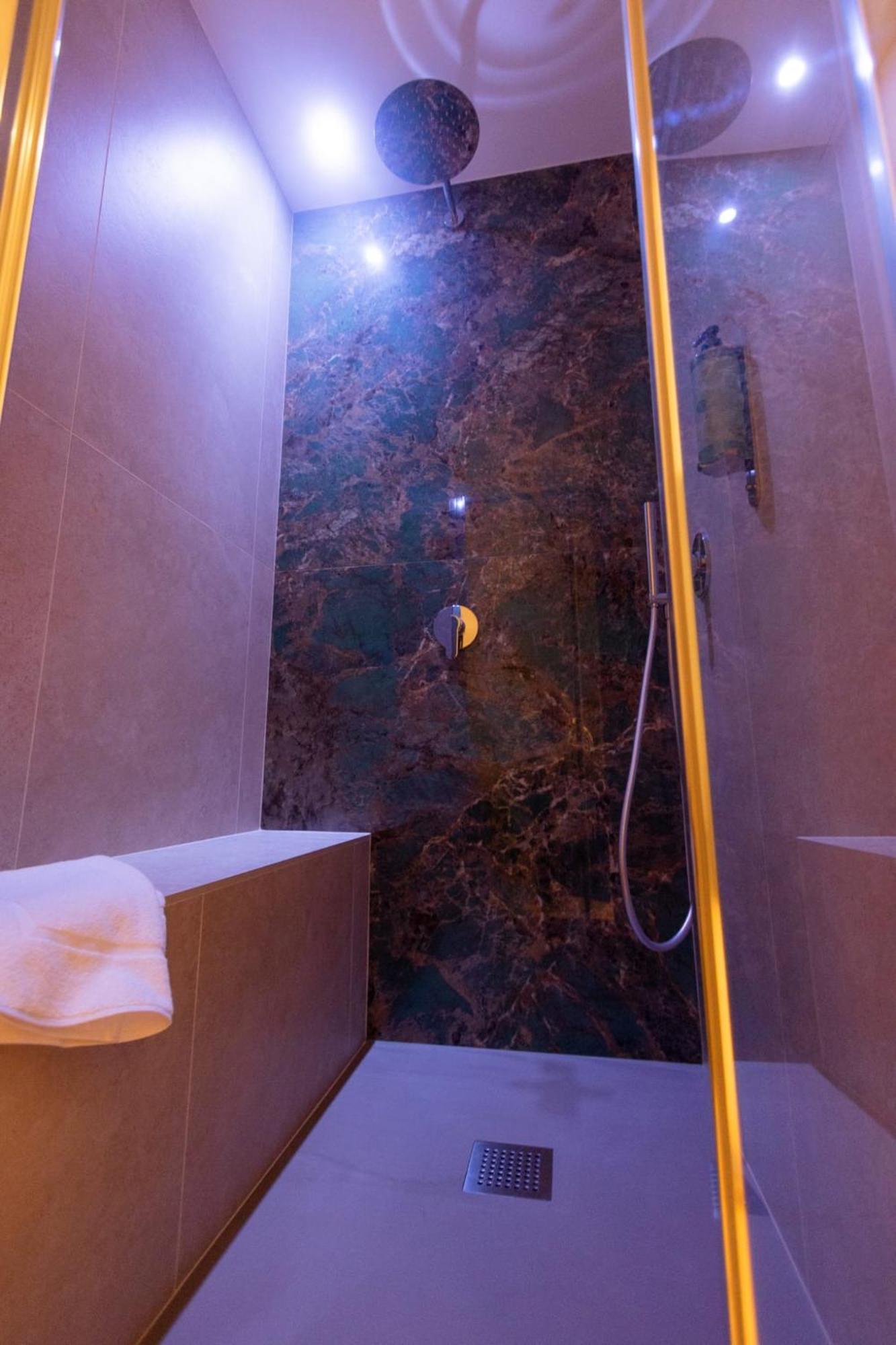 Отель Trevi Monti House Рим Экстерьер фото